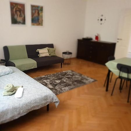 M&Ns Apartment Budapest Bagian luar foto